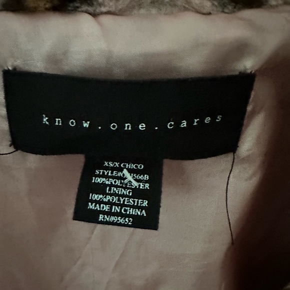 Cute pink and leopard fuzzy bomber with zipper - Picture 2 of 2